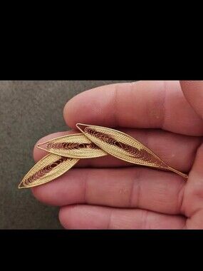 1960s/70s Gold Tone Openwork Filigree Leaf Brooch